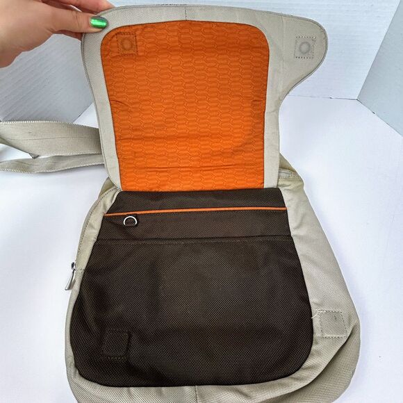 Tumi T Tech Flow Flap Crossbody Bag Nylon Beige Travel Handbag Messenger Purse - Picture 4 of 16